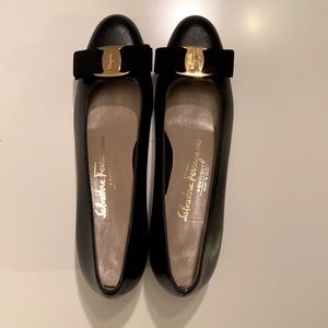 Ferragamo Vara pumps - black